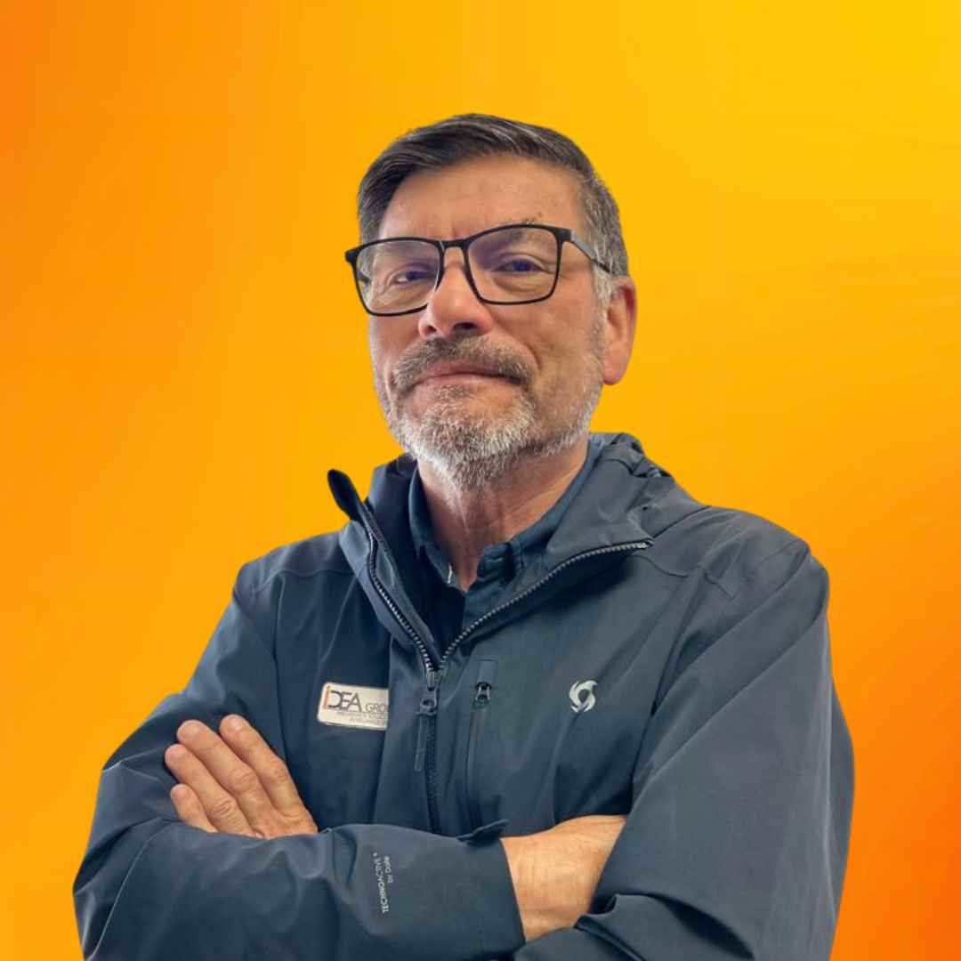 Mario Valdés C. - Asistente de Logística